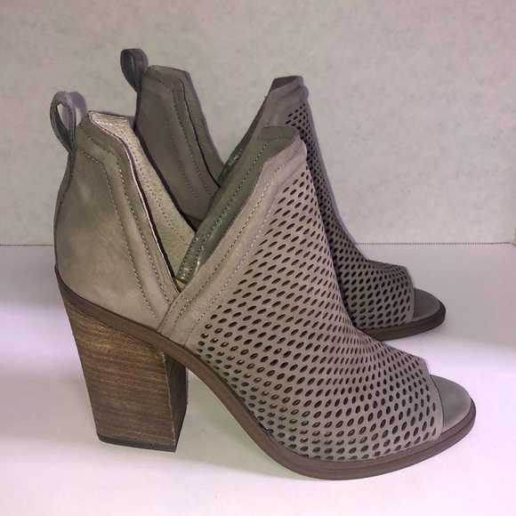 Vince Camuto Shoes - Vince Camuto Kensa Heeled Bootie - Storm Gray NEW